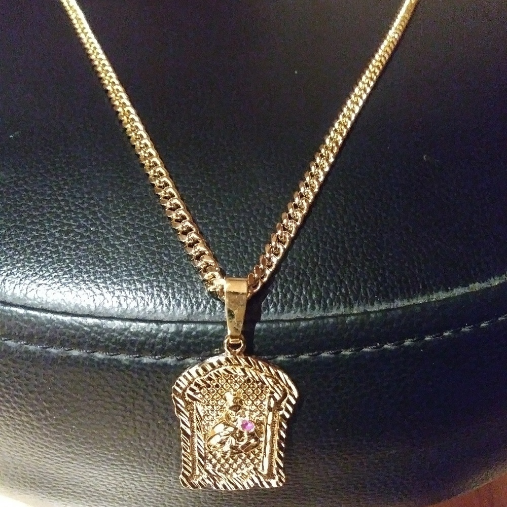 Cuban link chain and piece